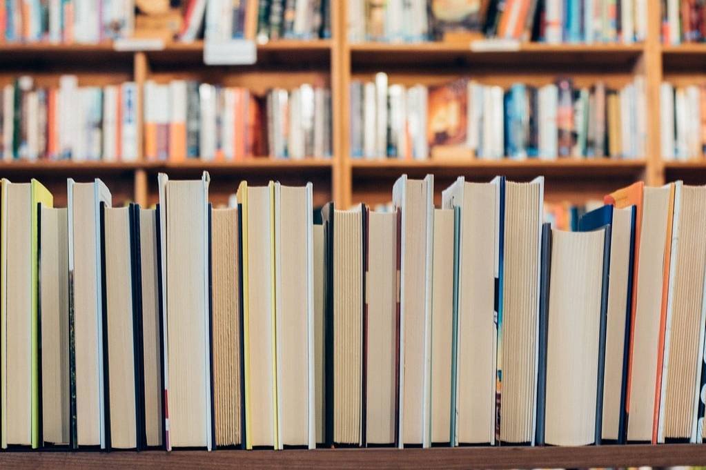Rare Book Collecting Strategies Across Medieval Manuscript Fairs